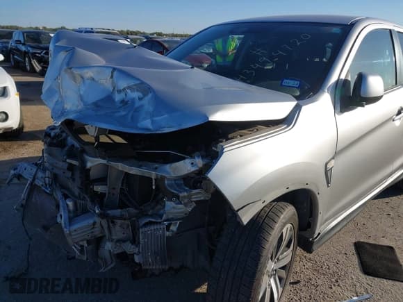 ✅ 2021 Mitsubishi Outlander ES • VIN: JA4ARUAU5MU035385 • Lot: 43494720. Listed on IAAI with 81,112 mi. Free auction sales archive from the USA and detailed vehicle history report at DreamBid. Image 6.