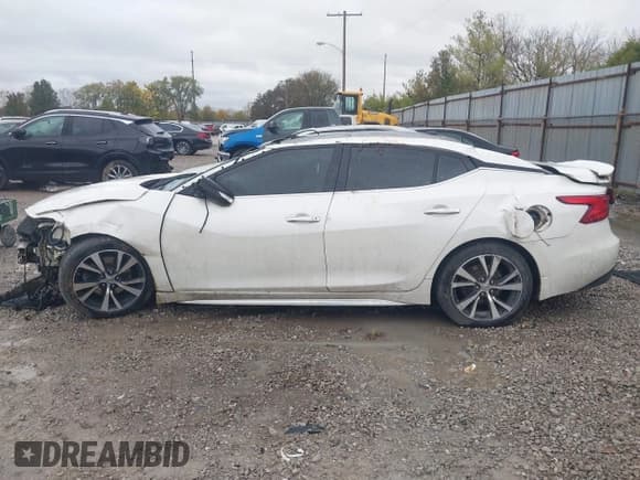 ✅ 2016 Nissan Maxima Platinum • VIN: 1N4AA6AP9GC404915 • Lot: 43574957. Wystawiony na IAAI z przebiegiem 134 725 mil. Bezpłatny archiwum sprzedaży aukcyjnych z USA i szczegółowy raport historii pojazdu na DreamBid. Zdjęcie 14.