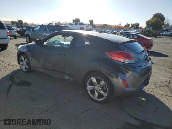✅ 2014 Hyundai Veloster • VIN: KMHTC6AD4EU193239 • Lot: 81298294. Wystawiony na Copart z przebiegiem 75 740 mil. Bezpłatny archiwum sprzedaży aukcyjnych z USA i szczegółowy raport historii pojazdu na DreamBid. Zdjęcie 2.