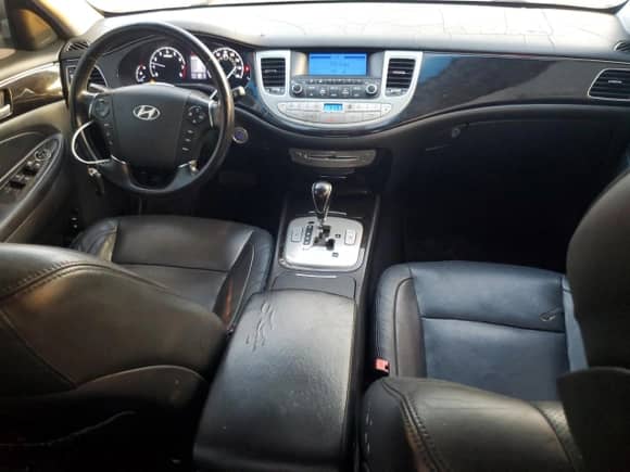 2012 Hyundai Genesis 3.8L с VIN KMHGC4DD6CU177235, выставлен на аукционе Copart как лот 71624084 с пробегом 190 697 миль миль и Чистый • Clean title. История ставок и продаж доступна на DreamBid. Изображение 8.