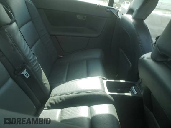 ✅ 2010 Volvo C70 • VIN: YV1672MC4AJ090331 • Lot: 56949545. Listed on Copart with 132,609 mi. Free auction sales archive from the USA and detailed vehicle history report at DreamBid. Image 10.