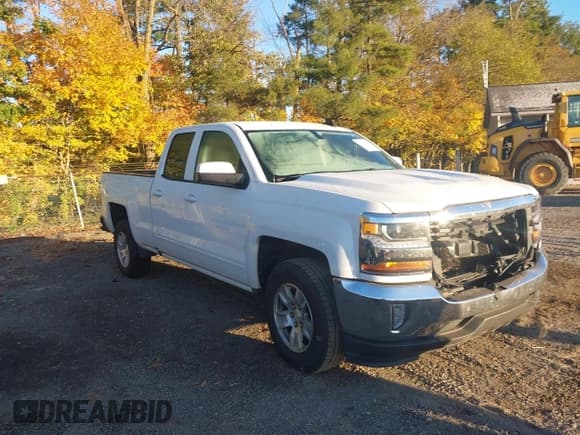 ✅ 2018 Chevrolet Silverado 1500 LT • VIN: 1GCRCREH8JZ162392 • Лот: 43517044. Опубликован ранее на IAAI с пробегом 226 640 миль. Бесплатный доступ к архиву аукционных продаж из США и подробный отчёт об истории автомобиля на DreamBid. Изображение 1.