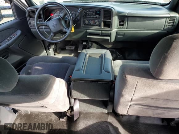 ✅ 2001 Chevrolet Silverado 2500HD LS • VIN: 1GCHC23G51F185241 • Lot: 57222815. Wystawiony na Copart z przebiegiem 144 007 mil. Bezpłatny archiwum sprzedaży aukcyjnych z USA i szczegółowy raport historii pojazdu na DreamBid. Zdjęcie 8.