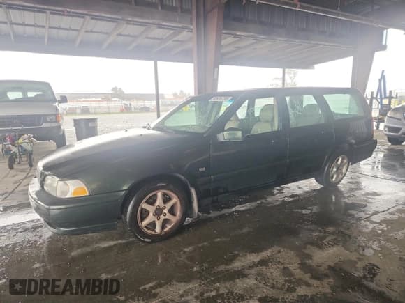 ✅ 2000 Volvo V70 • VIN: YV1LW61J3Y2636525 • Lot: 92636735. Wystawiony na Copart z przebiegiem 205 952 mil. Bezpłatny archiwum sprzedaży aukcyjnych z USA i szczegółowy raport historii pojazdu na DreamBid. Zdjęcie 1.