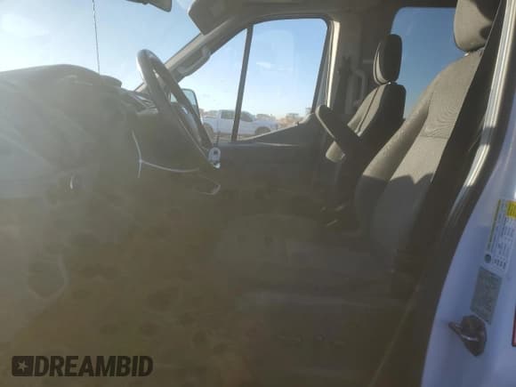 ✅ 2016 Ford Transit XL • VIN: 1FDZK1CM9GKA45163 • Lot: 88739595. Wystawiony na Copart z przebiegiem 83 205 mil. Bezpłatny archiwum sprzedaży aukcyjnych z USA i szczegółowy raport historii pojazdu na DreamBid. Zdjęcie 7.