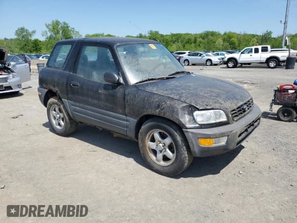 ✅ 1998 Toyota RAV4 • VIN: JT3XP10V0W0009466 • Lot: 56832325. Wystawiony na Copart z przebiegiem 178 634 mil. Bezpłatny archiwum sprzedaży aukcyjnych z USA i szczegółowy raport historii pojazdu na DreamBid. Zdjęcie 4.