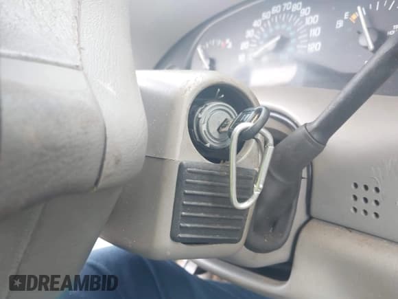 ✅ 2001 Buick Century Custom • VIN: 2G4WS52J611223135 • Lot: 43170032. Listed on IAAI with Not provided. Free auction sales archive from the USA and detailed vehicle history report at DreamBid. Image 11.