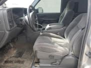 ✅ 2004 Chevrolet Silverado 2500HD LS • VIN: 1GCHK23114F125346 • Lot: 85183505. Wystawiony na Copart z przebiegiem 289 237 mil. Bezpłatny archiwum sprzedaży aukcyjnych z USA i szczegółowy raport historii pojazdu na DreamBid. Zdjęcie 7.