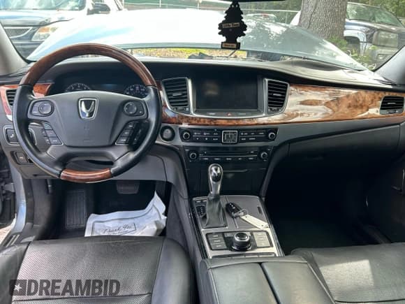 ✅ 2014 Hyundai Equus Signature • VIN: KMHGH4JH8EU090304 • Lot: 90951035. Listed on Copart with 70,388 mi. Free auction sales archive from the USA and detailed vehicle history report at DreamBid. Image 9.