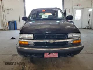 ✅ 2001 Chevrolet Blazer LT • VIN: 1GNDT13W812161577 • Lot: 65667895. Wystawiony na Copart z przebiegiem 183 257 mil. Bezpłatny archiwum sprzedaży aukcyjnych z USA i szczegółowy raport historii pojazdu na DreamBid. Zdjęcie 5.