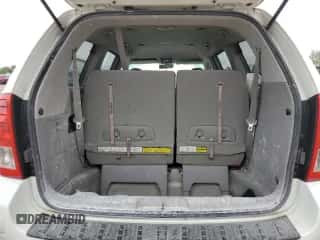 2007 Hyundai Entourage GLS z VIN KNDMC233576040382, wystawiony jako Copart lot #56785155 z przebiegiem 244 189 mil mil oraz Szkoda całkowita • Salvage title. Historia ofert i sprzedaży dostępna na DreamBid. Obrazek 6.