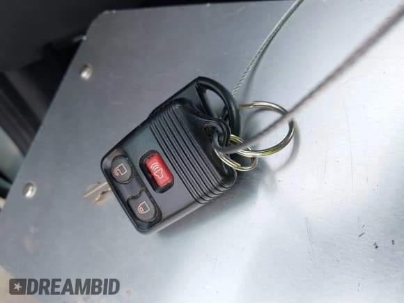 ✅ 2007 Ford Escape Hybrid • VIN: 1FMCU49H27KA67453 • Lot: 43680134. Listed on IAAI with 33,713 mi. Free auction sales archive from the USA and detailed vehicle history report at DreamBid. Image 11.