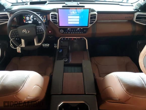 ✅ 2025 Toyota Tundra 1794 Edition • VIN: 5TFMA5DB1SX283123 • Лот: 68266245. Опубликован ранее на Copart с пробегом 6 303 миль. Бесплатный доступ к архиву аукционных продаж из США и подробный отчёт об истории автомобиля на DreamBid. Изображение 8.