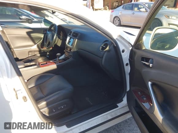 ✅ 2008 Lexus IS 250 • VIN: JTHBK262085062163 • Lot: 43778983. Listed on IAAI with 356,916 mi. Free auction sales archive from the USA and detailed vehicle history report at DreamBid. Image 5.