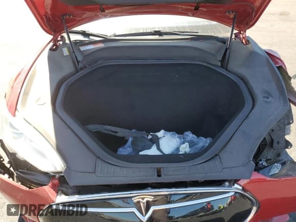 ✅ 2015 Tesla Model S 85D • VIN: 5YJSA1E29FF107399 • Лот: 80730635. Опубликован ранее на Copart с пробегом 72 824 миль. Бесплатный доступ к архиву аукционных продаж из США и подробный отчёт об истории автомобиля на DreamBid. Изображение 11.