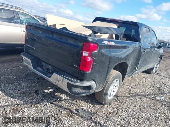 ✅ 2023 Chevrolet Silverado 1500 LT • VIN: 1GCUDDED2PZ325313 • Lot: 41740045. Listed on IAAI with 45,012 mi. Free auction sales archive from the USA and detailed vehicle history report at DreamBid. Image 4.