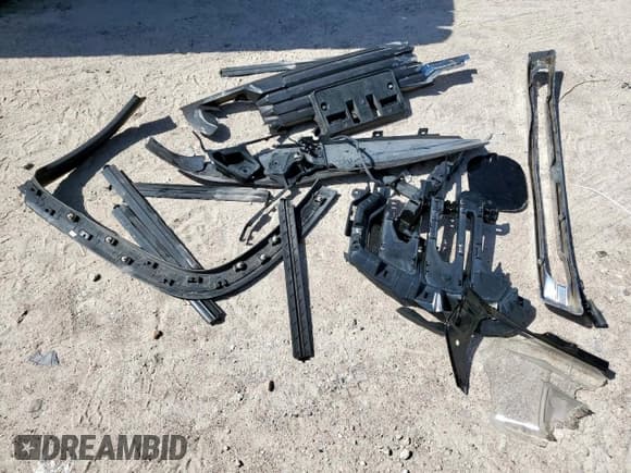 ✅ 2019 GMC Sierra 1500 SLT • VIN: 3GTP8DED3KG303587 • Лот: 66042295. Опубликован ранее на Copart с пробегом 129 337 миль. Бесплатный доступ к архиву аукционных продаж из США и подробный отчёт об истории автомобиля на DreamBid. Изображение 13.