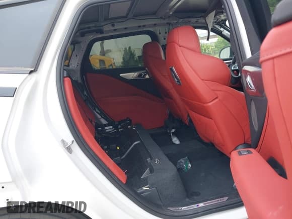 ✅ 2024 BMW XM • VIN: 5YM23CS0XR9U57042 • Lot: 42438088. Wystawiony na IAAI z przebiegiem 2 888 mil. Bezpłatny archiwum sprzedaży aukcyjnych z USA i szczegółowy raport historii pojazdu na DreamBid. Zdjęcie 8.