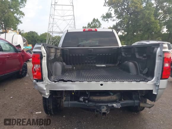 ✅ 2019 Chevrolet Silverado 1500 LT • VIN: 2GCVKPEC5K1158935 • Lot: 43010983. Wystawiony na IAAI z przebiegiem 115 505 mil. Bezpłatny archiwum sprzedaży aukcyjnych z USA i szczegółowy raport historii pojazdu na DreamBid. Zdjęcie 17.