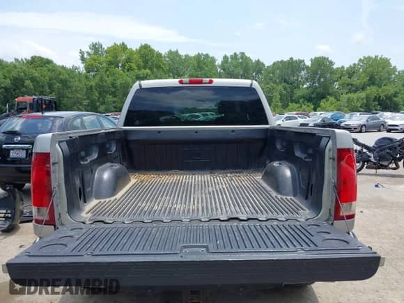 ✅ 2008 GMC Sierra 1500 SLT • VIN: 3GTEK13J18G217512 • Lot: 42668985. Listed on IAAI with 258,854 mi. Free auction sales archive from the USA and detailed vehicle history report at DreamBid. Image 18.