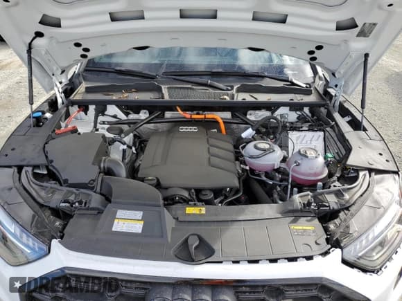 ✅ 2025 Audi Q5 Prestige • VIN: WA1F2AFY0S2004204 • Lot: 84071495. Wystawiony na Copart z przebiegiem Nie podano. Bezpłatny archiwum sprzedaży aukcyjnych z USA i szczegółowy raport historii pojazdu na DreamBid. Zdjęcie 12.