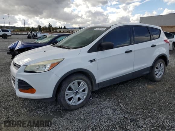 ✅ 2015 Ford Escape S • VIN: 1FMCU0F75FUB40953 • Лот: 93292165. Опубликован ранее на Copart с пробегом 157 864 миль. Бесплатный доступ к архиву аукционных продаж из США и подробный отчёт об истории автомобиля на DreamBid. Изображение 1.