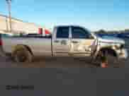 2006 Dodge 3500 SLT z VIN 3D7LX38C06G263107, wystawiony jako IAAI lot #41248069 z przebiegiem 213 631 mil mil oraz . Historia ofert i sprzedaży dostępna na DreamBid. Obrazek 14.