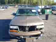 2003 Chevrolet Blazer LS z VIN 1GNDT13X03K108870, wystawiony jako IAAI lot #43406529 z przebiegiem 110 639 mil mil oraz . Historia ofert i sprzedaży dostępna na DreamBid. Obrazek 12.