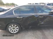 ✅ 2009 Hyundai Genesis • VIN: KMHGC46E99U017557 • Lot: 43324510. Wystawiony na IAAI z przebiegiem 276 635 mil. Bezpłatny archiwum sprzedaży aukcyjnych z USA i szczegółowy raport historii pojazdu na DreamBid. Zdjęcie 17.