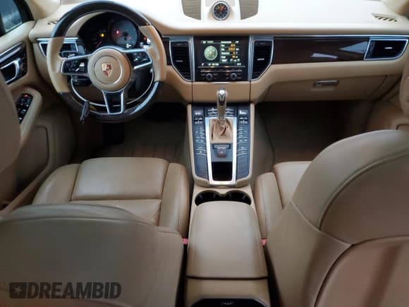 ✅ 2015 Porsche Macan S • VIN: WP1AB2A59FLB73817 • Lot: 85280554. Wystawiony na Copart z przebiegiem 71 759 mil. Bezpłatny archiwum sprzedaży aukcyjnych z USA i szczegółowy raport historii pojazdu na DreamBid. Zdjęcie 8.