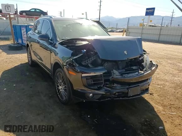 ✅ 2016 Porsche Cayenne S • VIN: WP1AB2A24GLA95261 • Lot: 84929955. Wystawiony na Copart z przebiegiem 94 812 mil. Bezpłatny archiwum sprzedaży aukcyjnych z USA i szczegółowy raport historii pojazdu na DreamBid. Zdjęcie 14.
