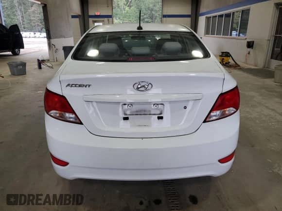 2017 Hyundai Accent SE z VIN KMHCT4AE2HU286178, wystawiony jako Copart lot #81285335 z przebiegiem 109 228 mil mil oraz Czysty tytuł • Clean title. Historia ofert i sprzedaży dostępna na DreamBid. Obrazek 6.