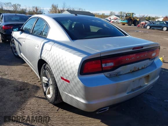 2012 Dodge Charger SE z VIN 2C3CDXBG3CH120772, wystawiony jako IAAI lot #43507063 z przebiegiem 224 409 mil mil oraz . Historia ofert i sprzedaży dostępna na DreamBid. Obrazek 3.