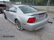 ✅ 2001 Ford Mustang GT Deluxe • VIN: 1FAFP42X31F119351 • Lot: 43125383. Wystawiony na IAAI z przebiegiem Nie podano. Bezpłatny archiwum sprzedaży aukcyjnych z USA i szczegółowy raport historii pojazdu na DreamBid. Zdjęcie 3.