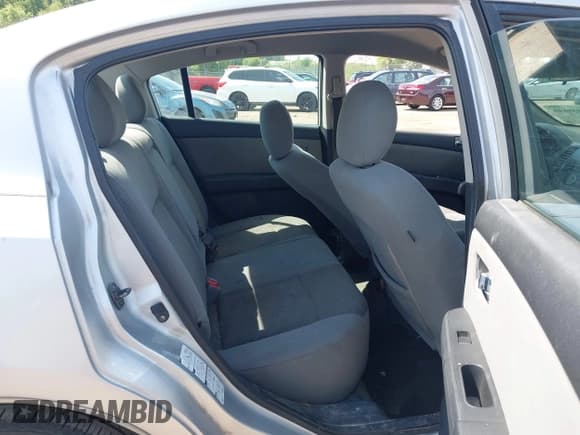 ✅ 2011 Nissan Sentra S • VIN: 3N1AB6AP4BL652075 • Лот: 42959840. Опубликован ранее на IAAI с пробегом 167 211 миль. Бесплатный доступ к архиву аукционных продаж из США и подробный отчёт об истории автомобиля на DreamBid. Изображение 8.