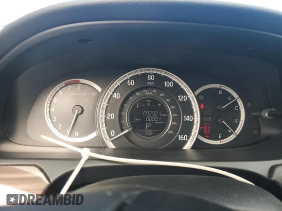 ✅ 2017 Honda Accord EX-L • VIN: 1HGCR2F86HA064871 • Lot: 90819525. Wystawiony na Copart z przebiegiem 92 921 mil. Bezpłatny archiwum sprzedaży aukcyjnych z USA i szczegółowy raport historii pojazdu na DreamBid. Zdjęcie 9.