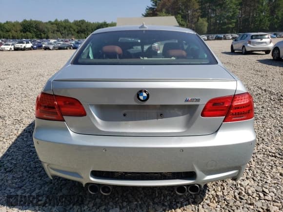 ✅ 2011 BMW M3 • VIN: WBSKG9C53BE797102 • Лот: 68184415. Опубликован ранее на Copart с пробегом Не указан. Бесплатный доступ к архиву аукционных продаж из США и подробный отчёт об истории автомобиля на DreamBid. Изображение 6.