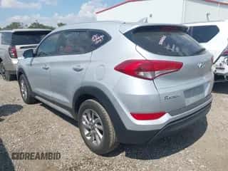 2018 Hyundai Tucson SEL z VIN KM8J33A42JU666992, wystawiony jako IAAI lot #43267251 z przebiegiem 116 154 mil mil oraz . Historia ofert i sprzedaży dostępna na DreamBid. Obrazek 3.
