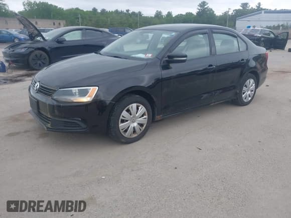 ✅ 2011 Volkswagen Jetta SE • VIN: 3VWDZ7AJ1BM054752 • Lot: 42361126. Listed on IAAI with 240,341 mi. Free auction sales archive from the USA and detailed vehicle history report at DreamBid. Image 2.