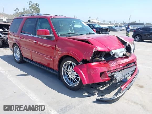 ✅ 2006 Lincoln Navigator Luxury • VIN: 5LMFU28516LJ23722 • Lot: 43001038. Wystawiony na IAAI z przebiegiem 136 892 mil. Bezpłatny archiwum sprzedaży aukcyjnych z USA i szczegółowy raport historii pojazdu na DreamBid. Zdjęcie 1.
