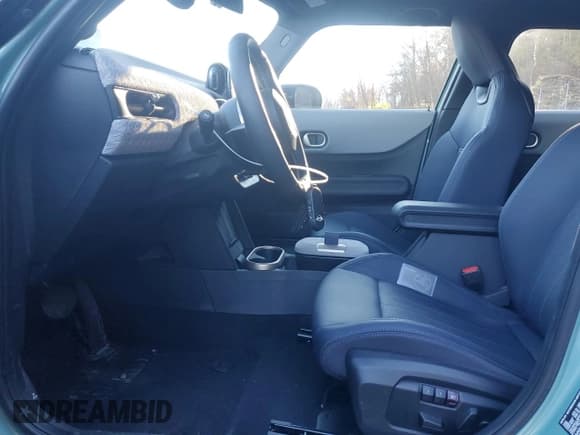 ✅ 2025 MINI Hardtop 4 Door Cooper S • VIN: WMW53GD09S2W68772 • Lot: 93137115. Listed on Copart with 11,912 mi. Free auction sales archive from the USA and detailed vehicle history report at DreamBid. Image 7.