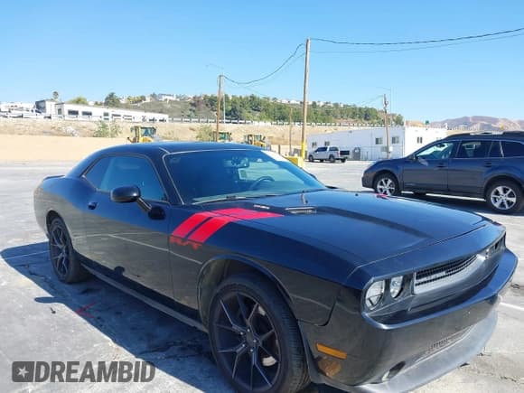 ✅ 2013 Dodge Challenger R/T • VIN: 2C3CDYBT4DH517881 • Lot: 41422647. Wystawiony na IAAI z przebiegiem 76 889 mil. Bezpłatny archiwum sprzedaży aukcyjnych z USA i szczegółowy raport historii pojazdu na DreamBid. Zdjęcie 1.