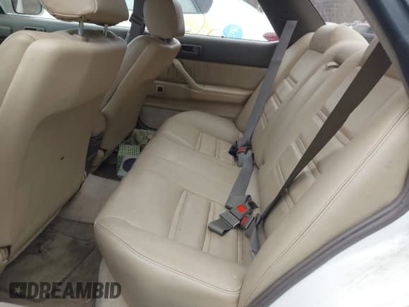 ✅ 1991 Lexus ES 250 • VIN: JT8VV22T3M0146925 • Lot: 43716160. Listed on IAAI with 142,112 mi. Free auction sales archive from the USA and detailed vehicle history report at DreamBid. Image 8.