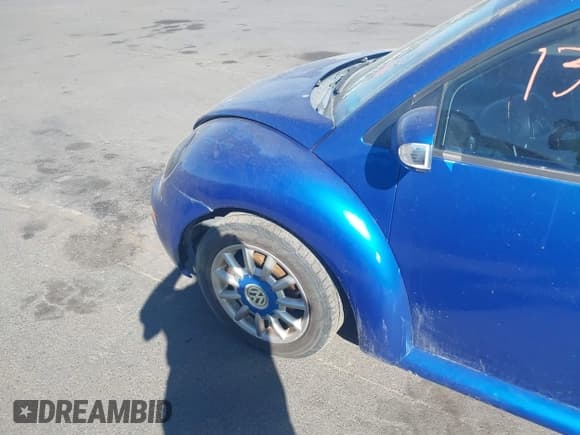 ✅ 2005 Volkswagen Beetle GLS • VIN: 3VWCR31C25M402682 • Lot: 43013328. Listed on IAAI with 116,321 mi. Free auction sales archive from the USA and detailed vehicle history report at DreamBid. Image 6.