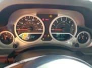 ✅ 2007 Jeep Wrangler Sahara • VIN: 1J4FA54157L108382 • Лот: 91909215. Опубликован ранее на Copart с пробегом 169 943 миль. Бесплатный доступ к архиву аукционных продаж из США и подробный отчёт об истории автомобиля на DreamBid. Изображение 9.