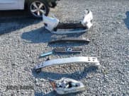 ✅ 2014 Lexus CT 200h • VIN: JTHKD5BH0E2185402 • Lot: 43386162. Wystawiony na IAAI z przebiegiem 110 681 mil. Bezpłatny archiwum sprzedaży aukcyjnych z USA i szczegółowy raport historii pojazdu na DreamBid. Zdjęcie 12.