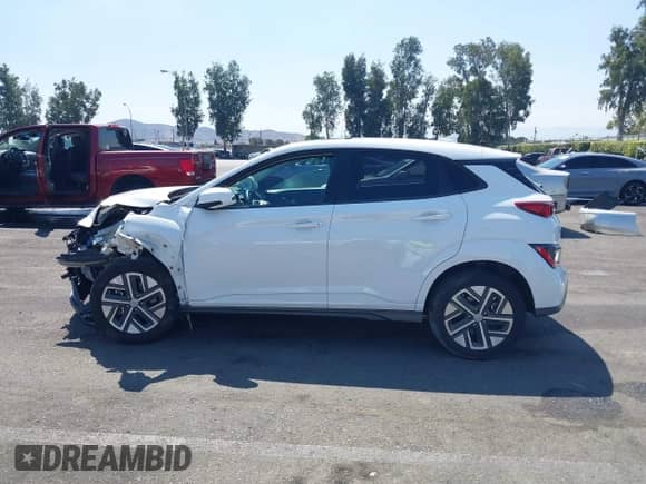 2023 Hyundai Kona SEL z VIN KM8K33AGXPU173553, wystawiony jako IAAI lot #43181383 z przebiegiem 15 477 mil mil oraz . Historia ofert i sprzedaży dostępna na DreamBid. Obrazek 14.