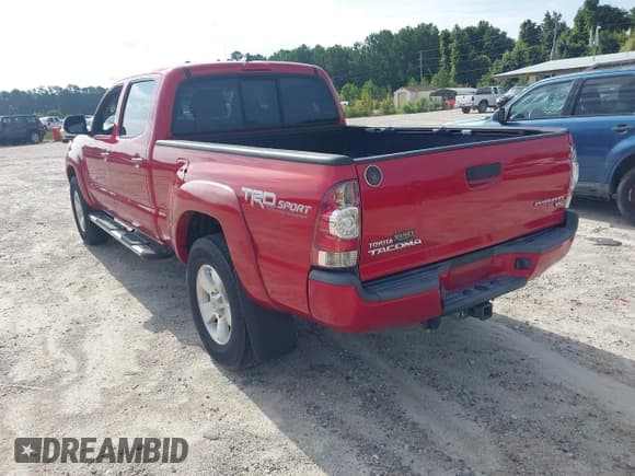 ✅ 2015 Toyota Tacoma PreRunner • VIN: 5TFKU4HN5FX006820 • Lot: 42647115. Listed on IAAI with 197,681 mi. Free auction sales archive from the USA and detailed vehicle history report at DreamBid. Image 3.
