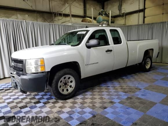 2008 Chevrolet Silverado 1500 Work Truck with VIN 1GCEC19J78E165301, listed as a Copart auction lot 50997005 with 262,275 mi miles and Clean title. Bid and sale history available at DreamBid. Image 1.