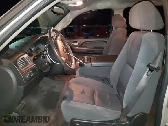 ✅ 2009 Chevrolet Suburban LS • VIN: 1GNFC16J99R188878 • Лот: 81380554. Опубликован ранее на Copart с пробегом 222 975 миль. Бесплатный доступ к архиву аукционных продаж из США и подробный отчёт об истории автомобиля на DreamBid. Изображение 7.